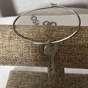 THE GIVING KEY ‘FEARLESS’ SILVER-PLATED BRACELET & METAL KEY TO PAY IT FORWARD